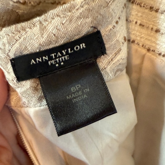 Ann Taylor Beige Floral Pencil Skirt Size 6 Petite Cream Romantic Floral Date - Picture 8 of 12